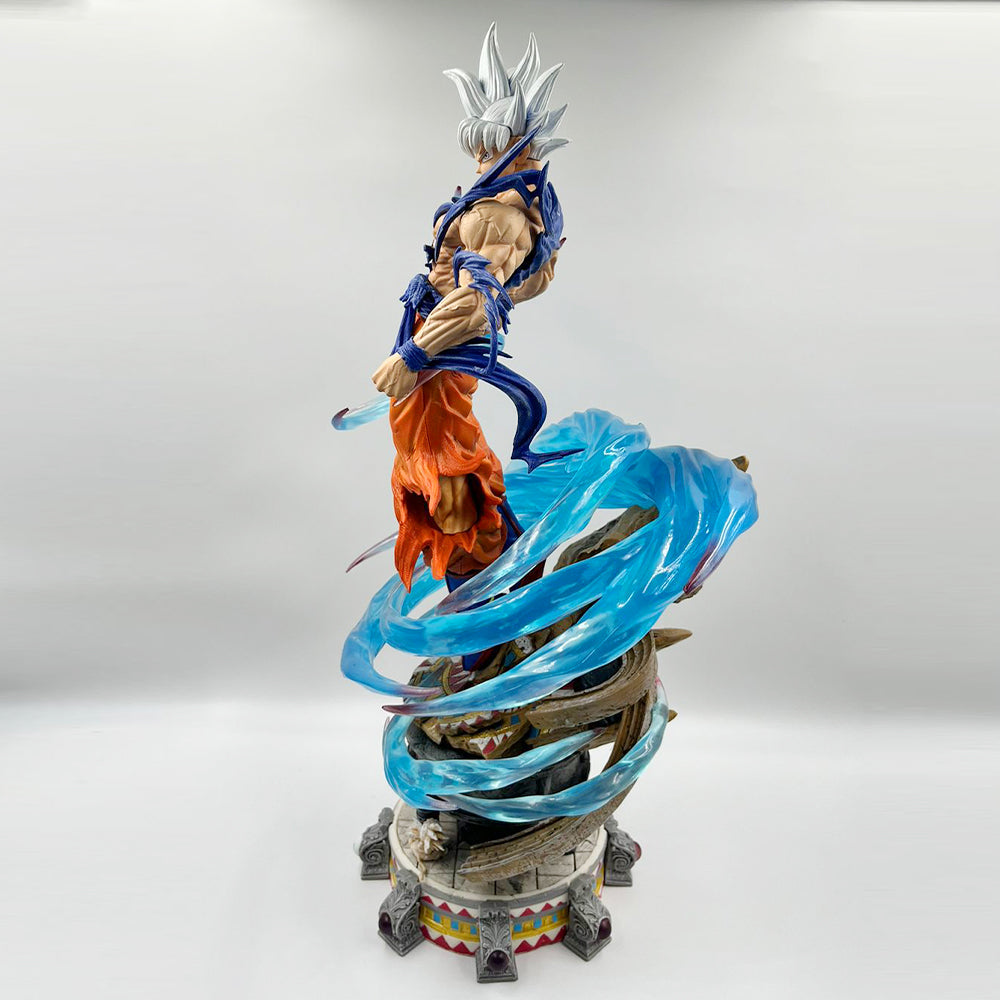 Dragon Ball Z Goku Ultra
Instinct 50cm Action
Figure