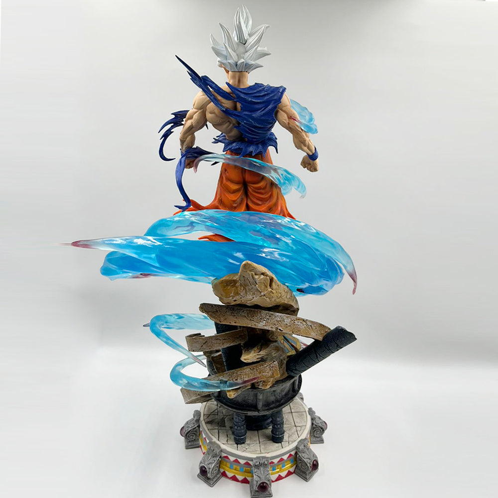 Dragon Ball Z Goku Ultra
Instinct 50cm Action
Figure