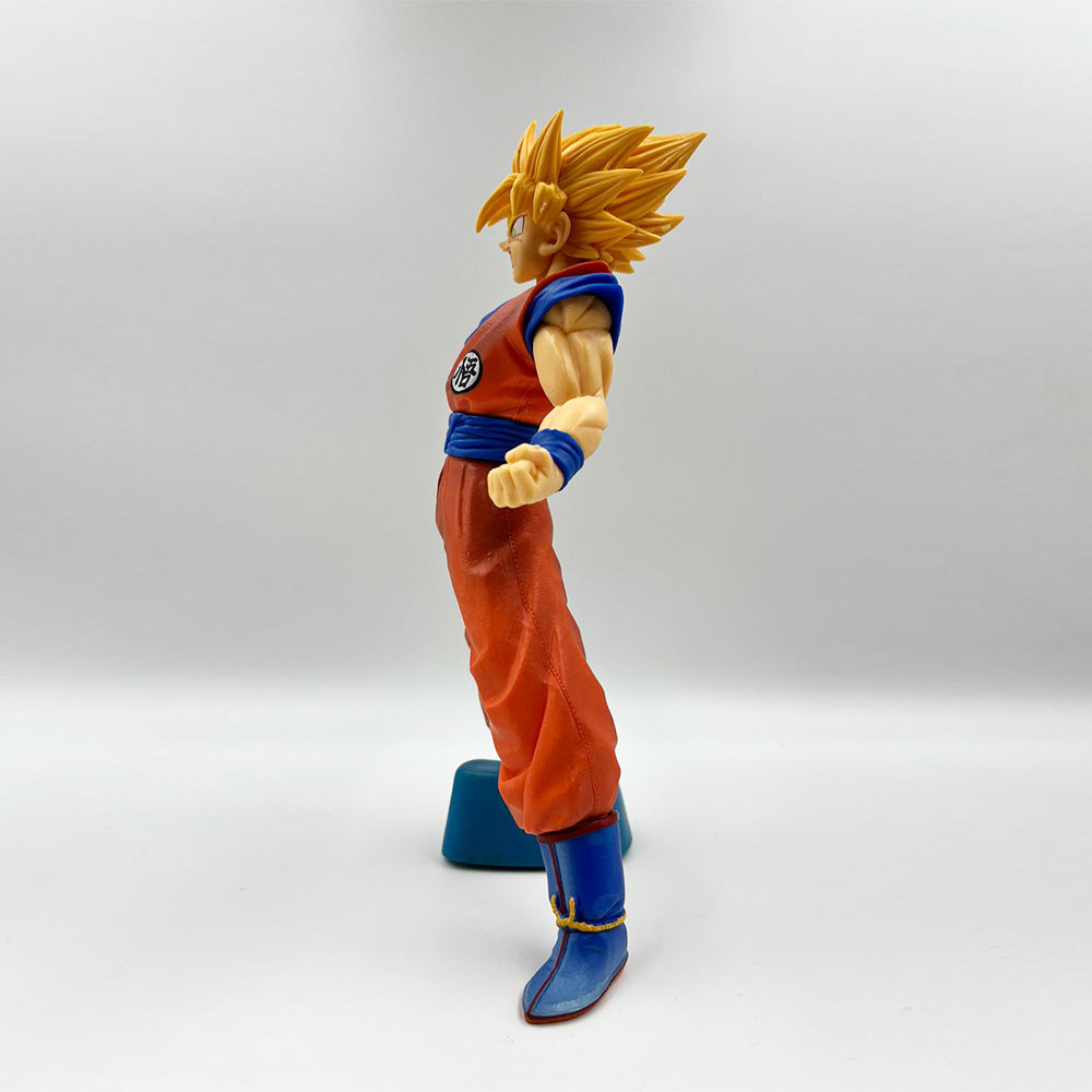 DBZ Super Saiyan Goku
30cm Action Figure