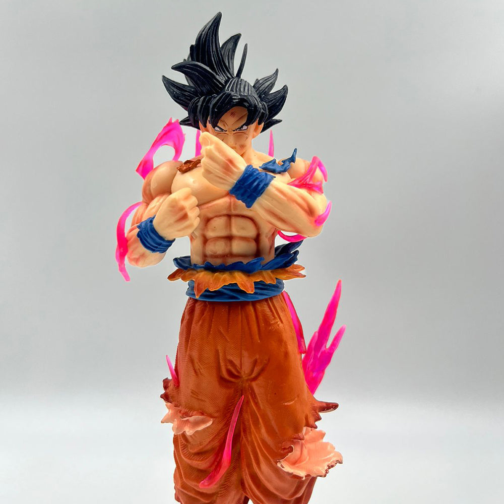 DBZ Goku Ultra Instinct with base 22cm Action Figure