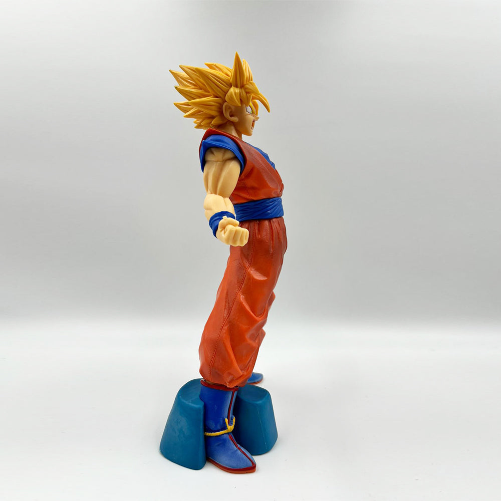 DBZ Super Saiyan Goku
30cm Action Figure