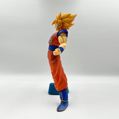 DBZ Super Saiyan Goku
30cm Action Figure