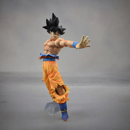 Son Goku Iconic Limited Edition Action Figure With
2 Replaceable Hands (26
Cm Height) - Dragon Ball
Z